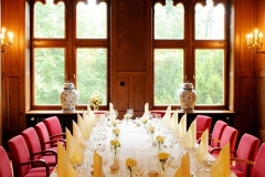 Gartensaal_ovale_Tafel