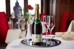 Schloss_Eckberg_Haussekt_V2_160